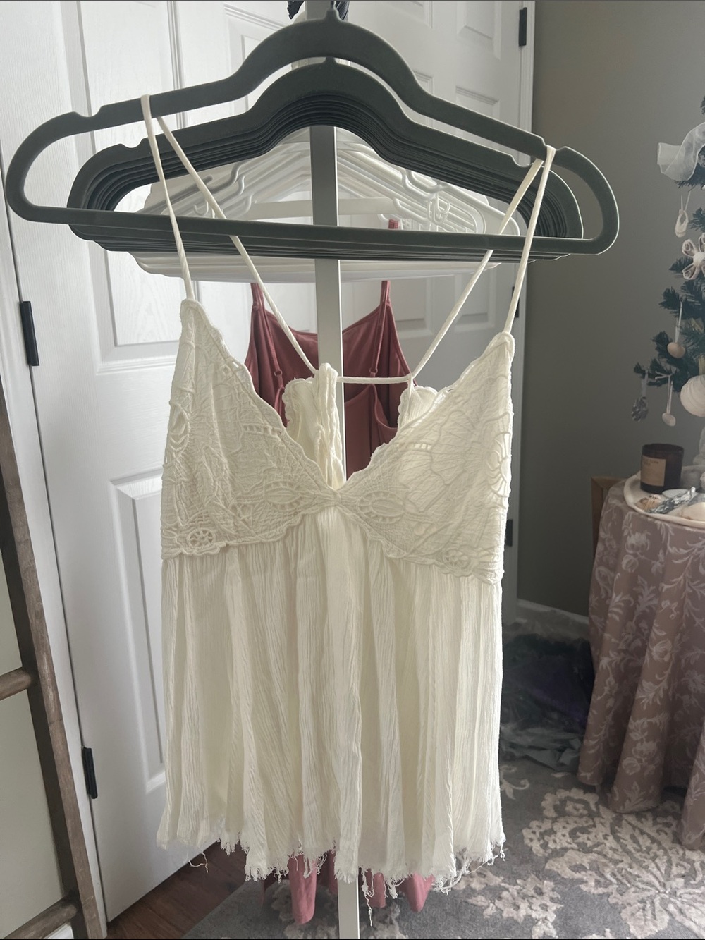 ILLA ILLA Cream Lace & Gauze Spaghetti Strap Tank